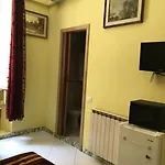 לינה וארוחת בוקר Cappellini רומא