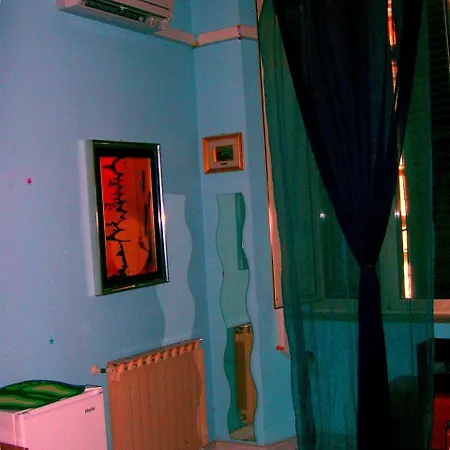 ベッド・アンド・ブレックファスト B＆b カッペリーニ